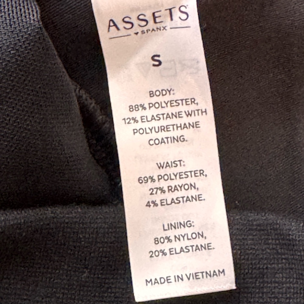 NWOT assets by spanx faux leather leggings size small - Picture 9 of 10